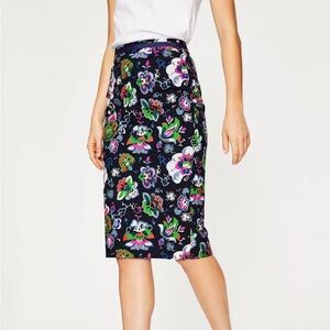 Boden Navy Blue Bright Floral Pencil Skirt Size US 4R Back Zip Lined